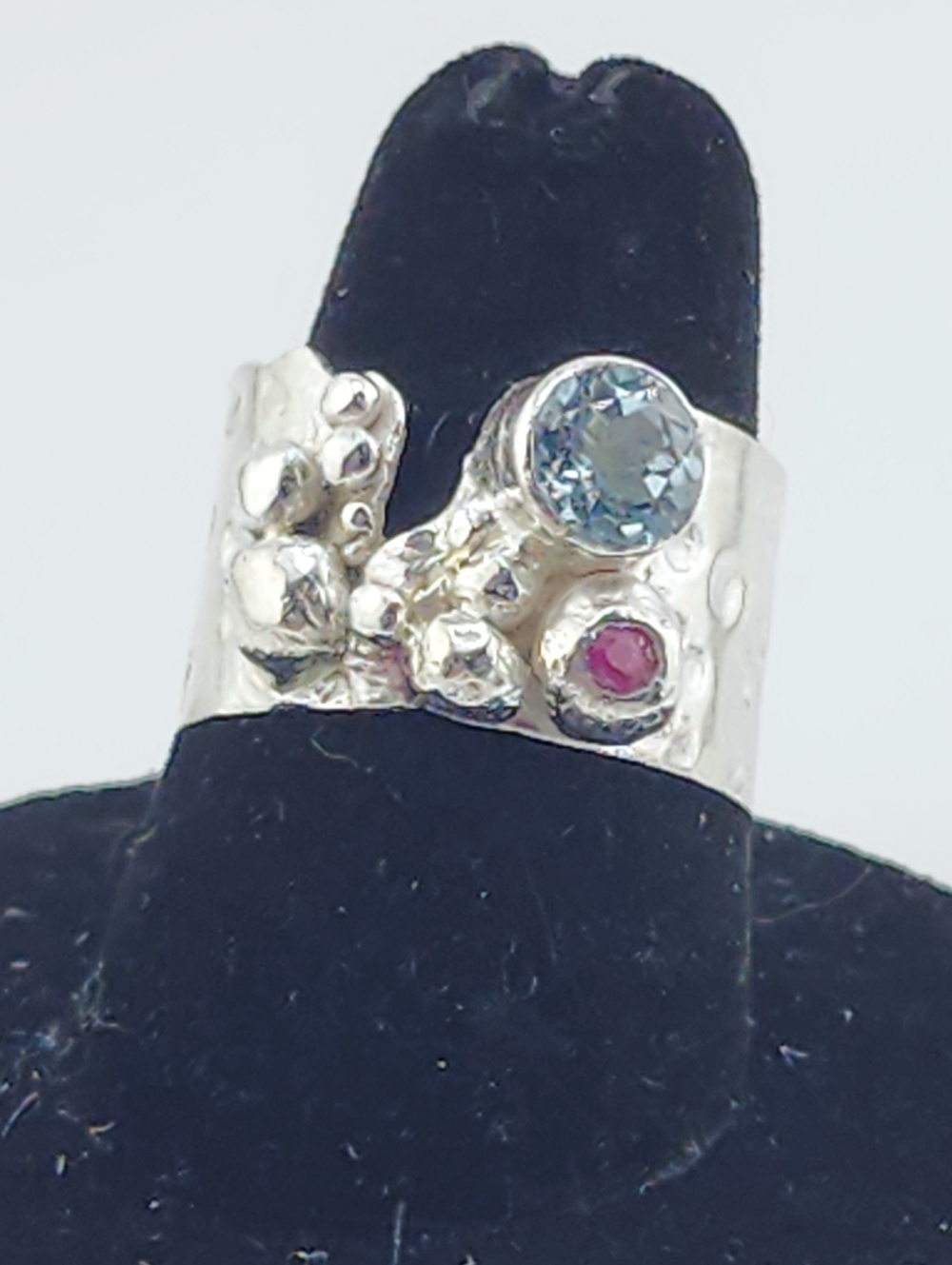 AQUAMARINE & PINK SAPPHIRE BRUTALIST RING HANDMADE IN STERLING SILVER SIZE 8 - Picture 5 of 11